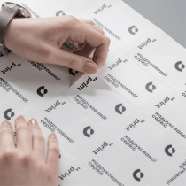 Печать круглых наклеек