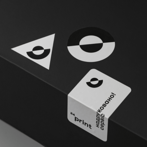 Печать наклеек с логотипом