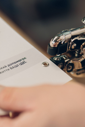 Установка люверсов